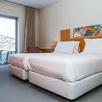 プライア ホテル 4*