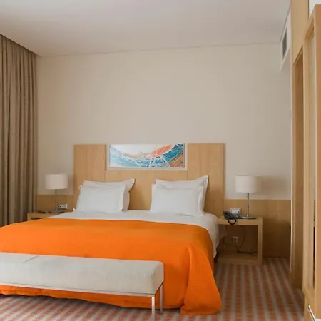Hotel Praia 4* נאזרה